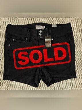 Torrid High Rise Jegging Shorts Black Super Soft 3.5” Inseam Women Size 10 NWT